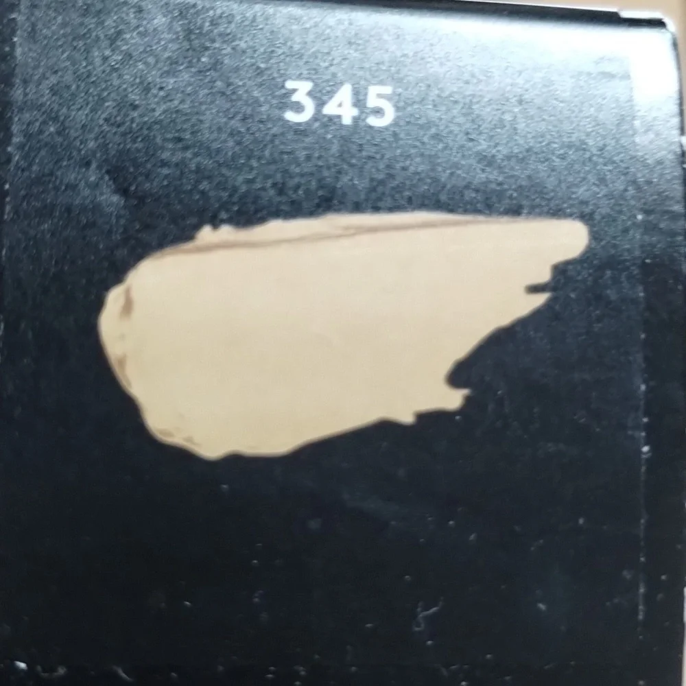 Fenty Beauty Pro Filt'r Soft Matte‎ Longwear Foundation #345